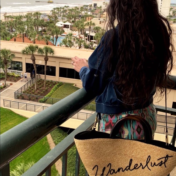 Meet your Posher, Staci - Picture 4 of 4